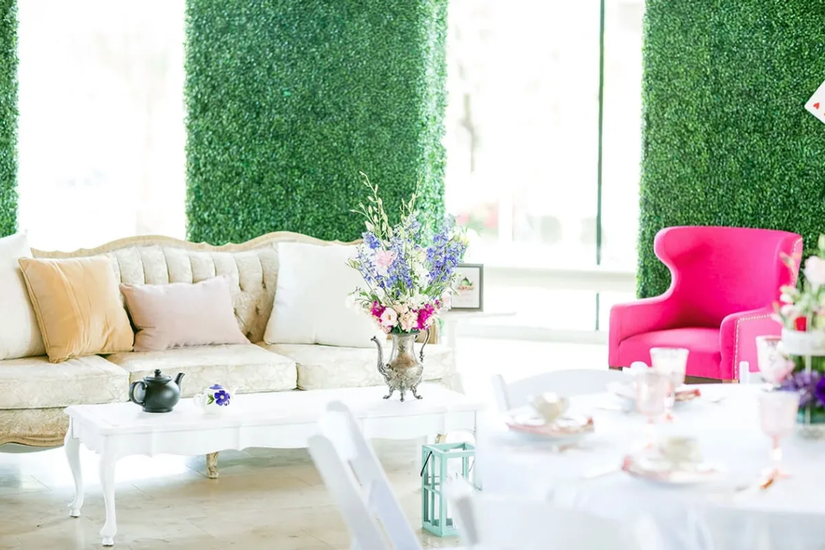 How to Choose the Right Size Hedge Wall for Your Event